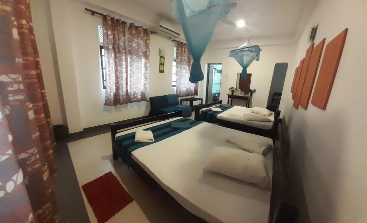 Hotel Senora Kataragama Esterno foto