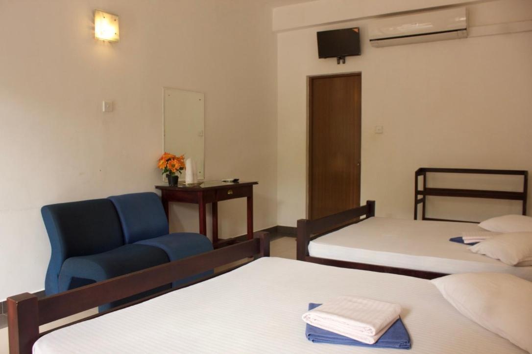 Hotel Senora Kataragama Esterno foto