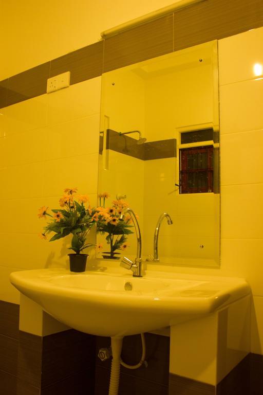 Hotel Senora Kataragama Esterno foto