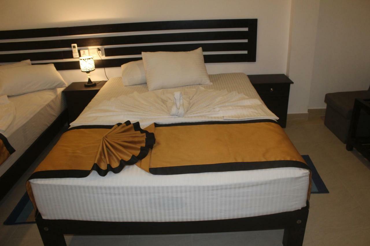 Hotel Senora Kataragama Esterno foto
